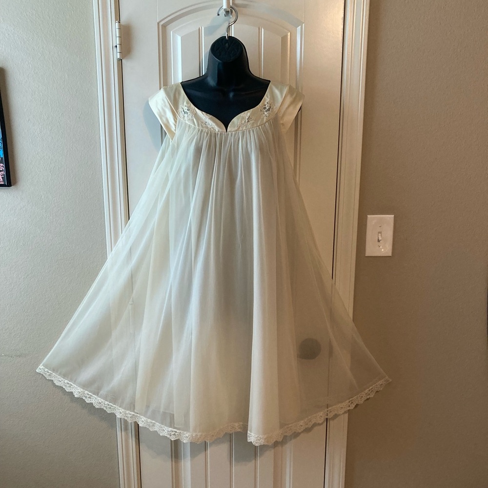 Vintage 50s Shadowline Chiffon and Satin Cream Gown Sz S